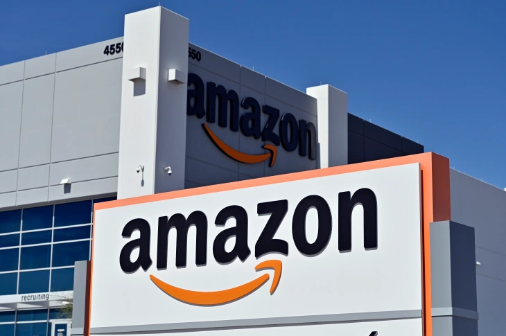Amazon là công ty đại chúng đầu tiên chứng kiến vốn hóa của mình "bốc hơi" tới 1 nghìn tỷ USD