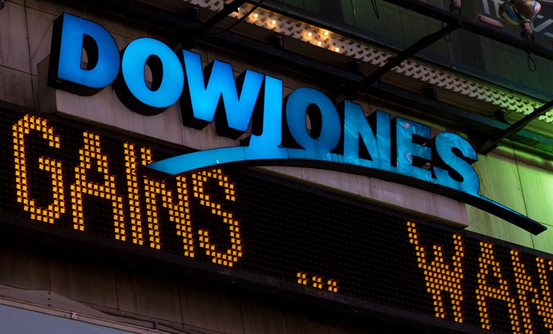 Mỹ công bố báo cáo việc làm vượt xa dự báo, Dow Jones tương lai tăng hơn 200 điểm